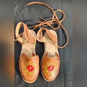 Embroidery Mexican Huarache Tan Floral Lace-Up Ankle Strap Sandals